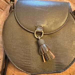 Elegant Green Crossbody Bag